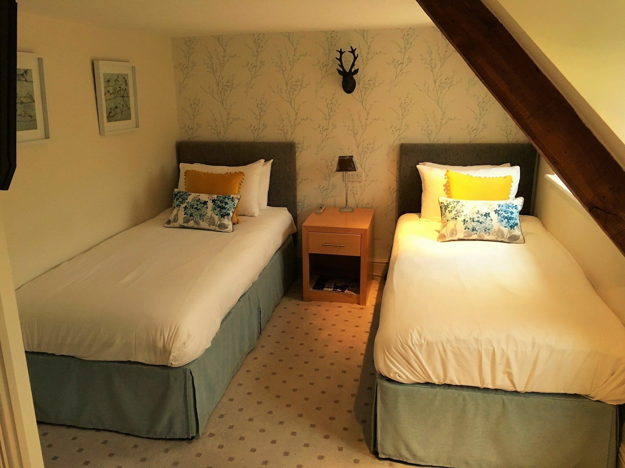 The Highworth Hotel Swindon Exteriér fotografie